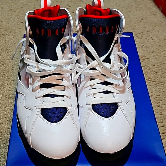 Sneakers - Picture 1 of 4